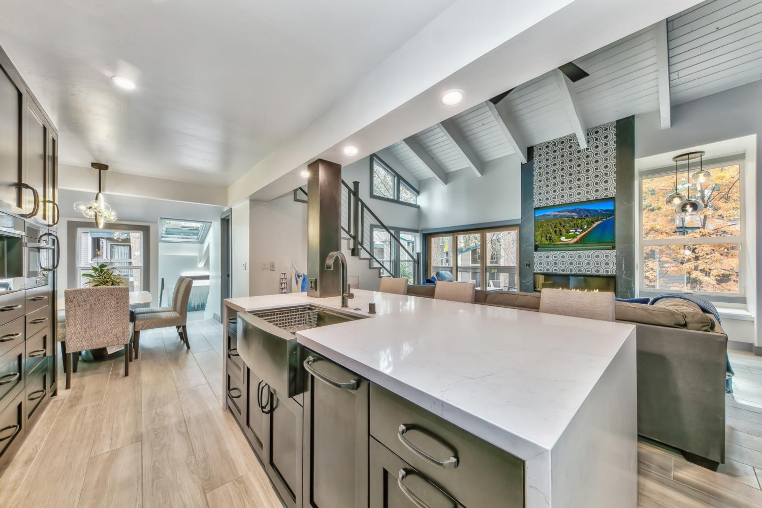 Lakeland Village 468 Modern Marvel South Lake Tahoe